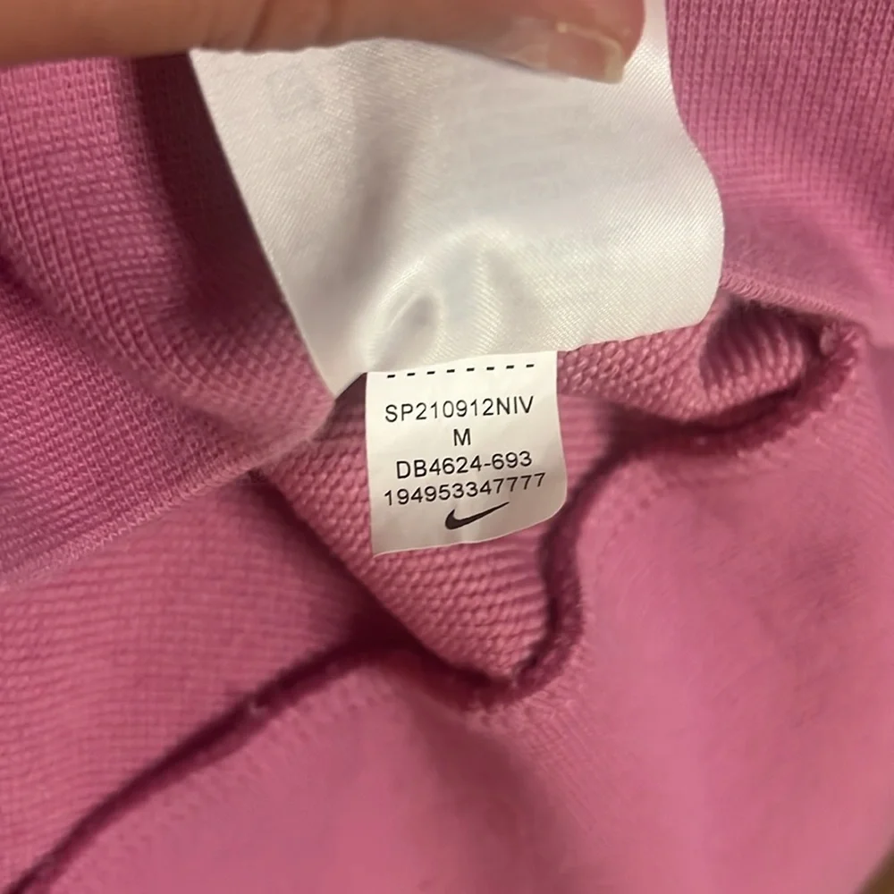 NWOT Nike Dri-Fit Women’s Graphic Center Logo Training Crewneck Pink Sweatshirt - Picture 10 of 10